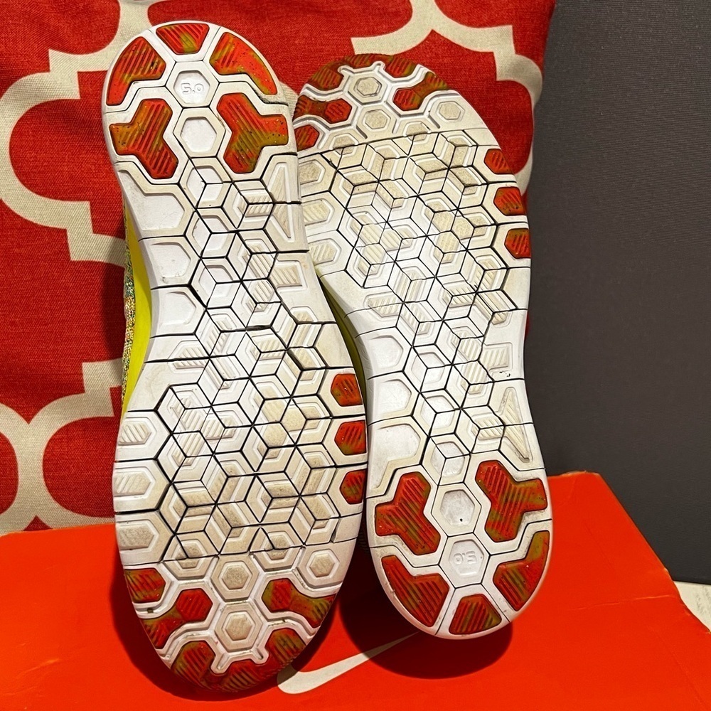 Like New: Nike Free Flyknit Running Sneakers. Wmns Size 9.5 Volt/White/Hot Lava - Picture 6 of 8